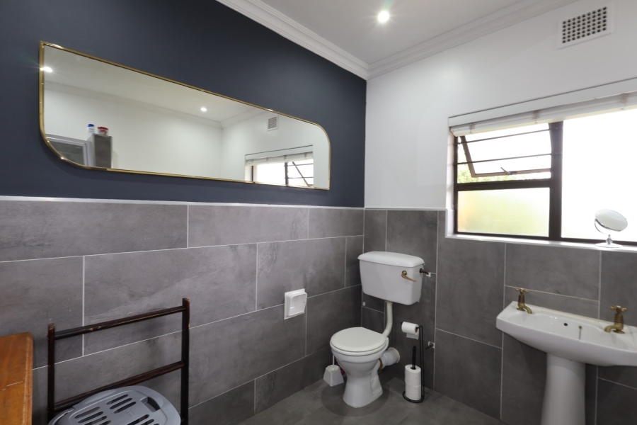 5 Bedroom Property for Sale in Vierlanden Western Cape